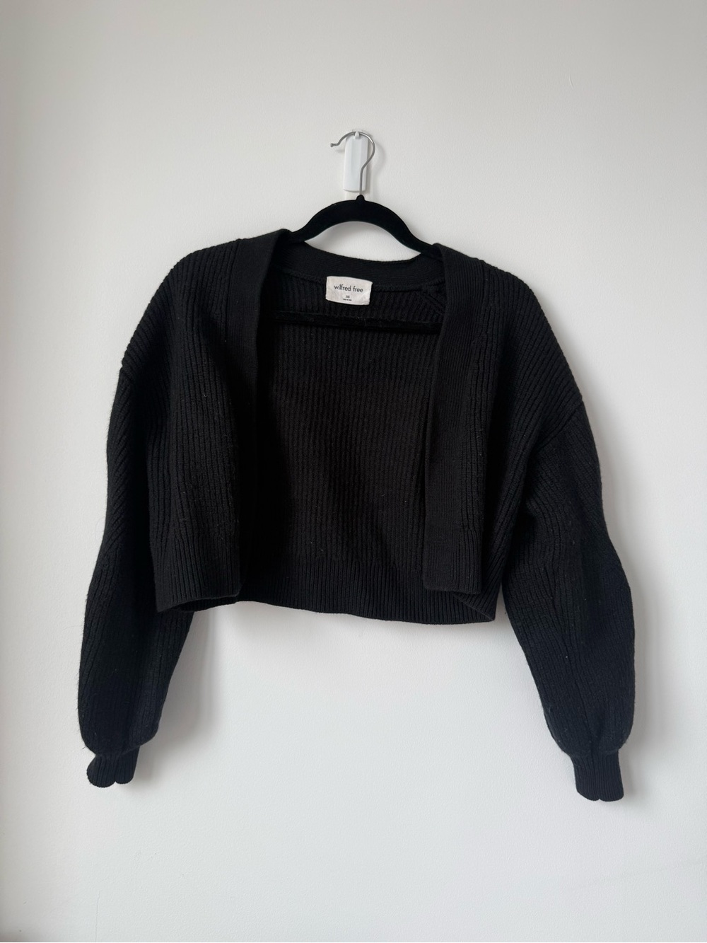 Aritzia Wilfred Free Cropped Black Wool Sweater